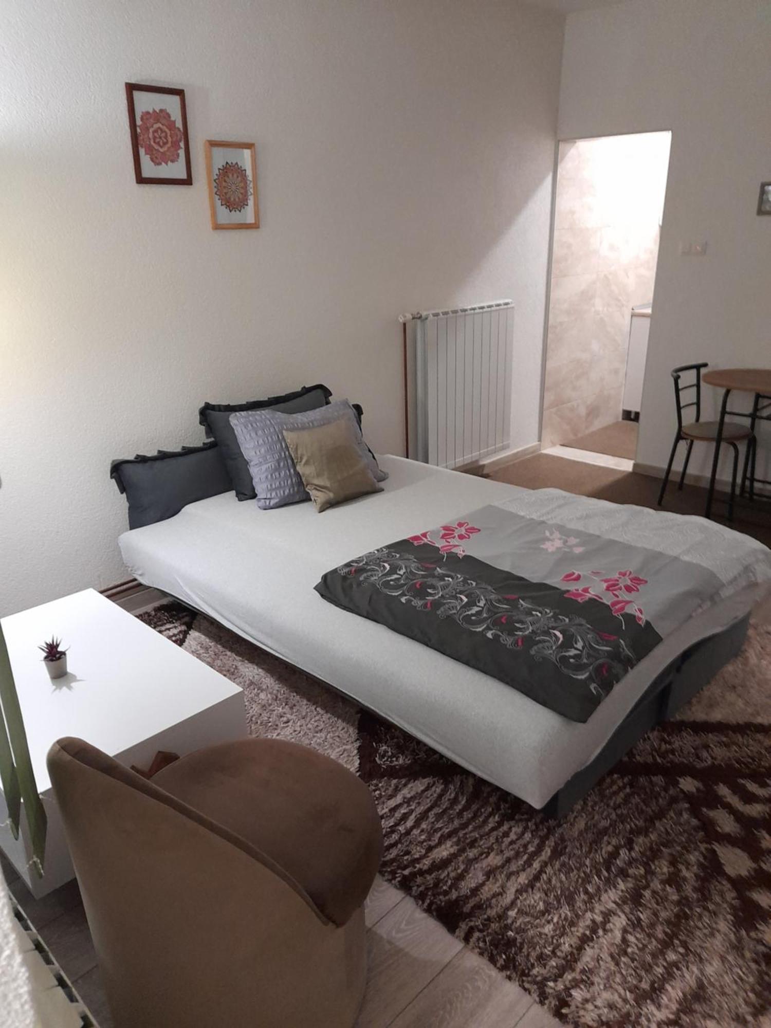 Irma Apartment Тузла Екстериор снимка